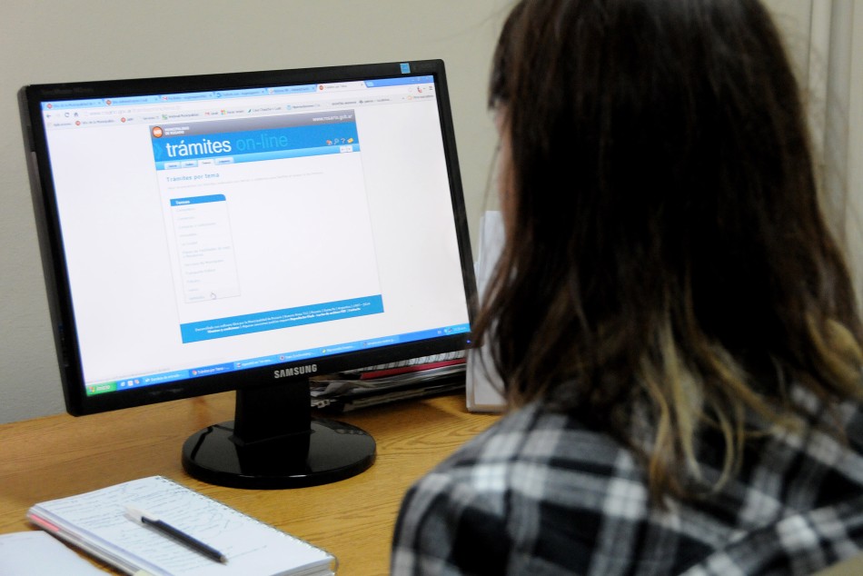 2919 | Dia de la internet Trámites on line - Dir. Gral. de Comunicación Social (Silvio Moriconi)