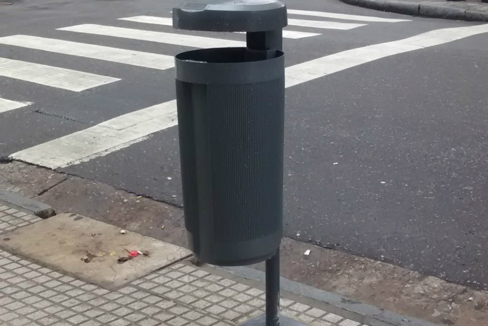 20386 | Nuevos cestos papeleros que se suman para mejorar la higiene de la ciudad - Secretaría de Servicios Públicos y Medio Ambiente