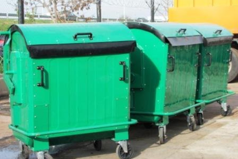 31149 | Higiene urbana: con un presupuesto de $9 millones se instalan nuevos contenedores metálicos  -