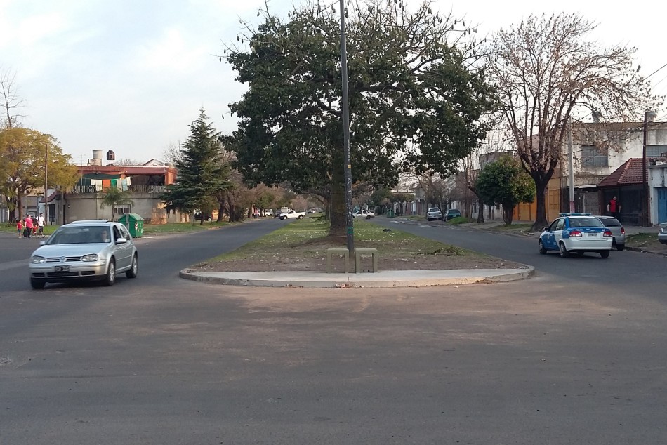 37729 | Av. Francia y Rueda, distito Sudoeste. - Secretaría de Servicios Públicos y Medio Ambiente.