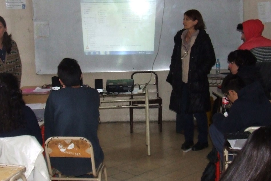 37829 | Cine-Debate con jóvenes del Normal Nº 2 - Prensa Promoción Social