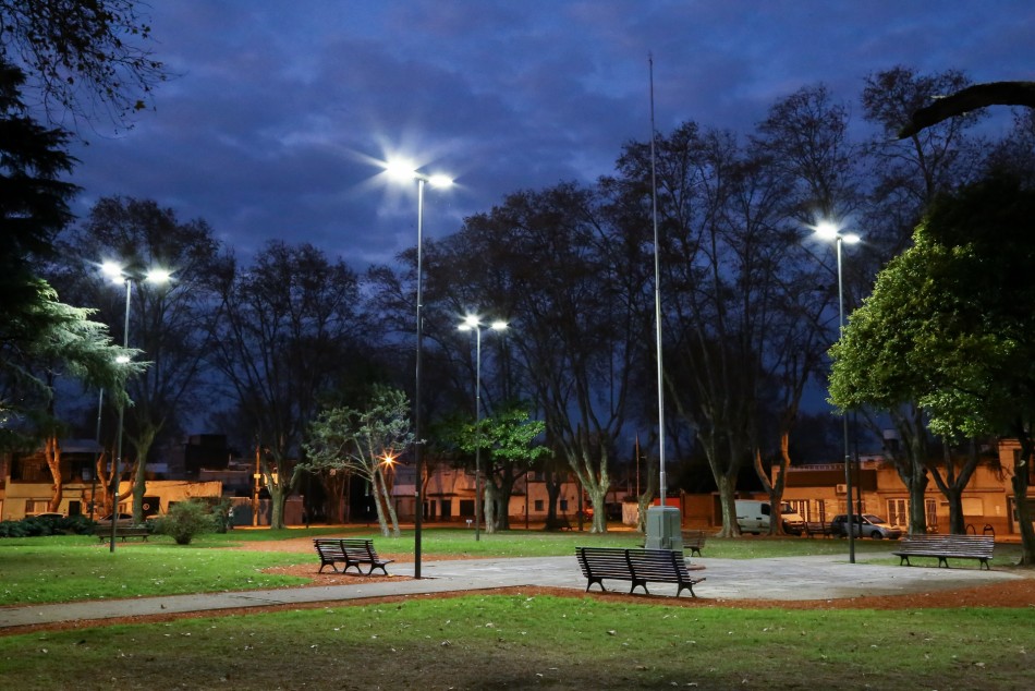 94881 | La plaza Ciro Echesortu, con nueva iluminación LED - Nano Pruzzo - Secretaría de Ambiente y Espacio Público