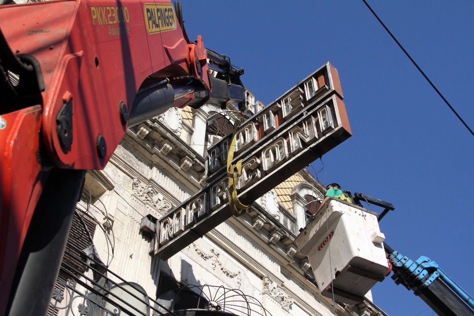 130601 | Se retiran carteles publicitarios de altura - Secretaría de Control y Convivencia