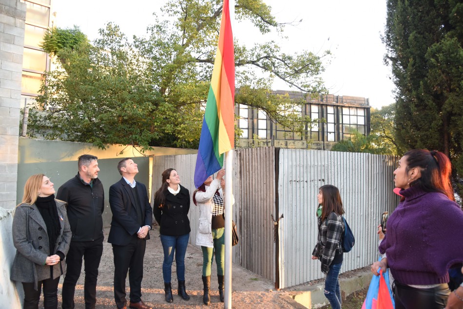 140334 | Izamiento Mes de la Diversidad Sexual - Dir. Gral. de Comunicación Social (Silvio Moriconi)