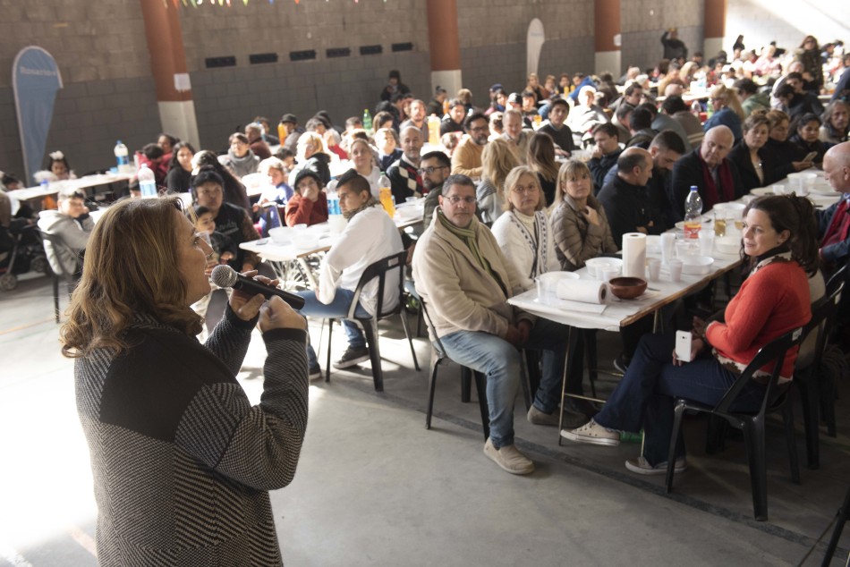 144962 | Locro solidario en el Polideportivo Garzón  - Dir. Gral. de Comunicación Social (Franco Trovato)
