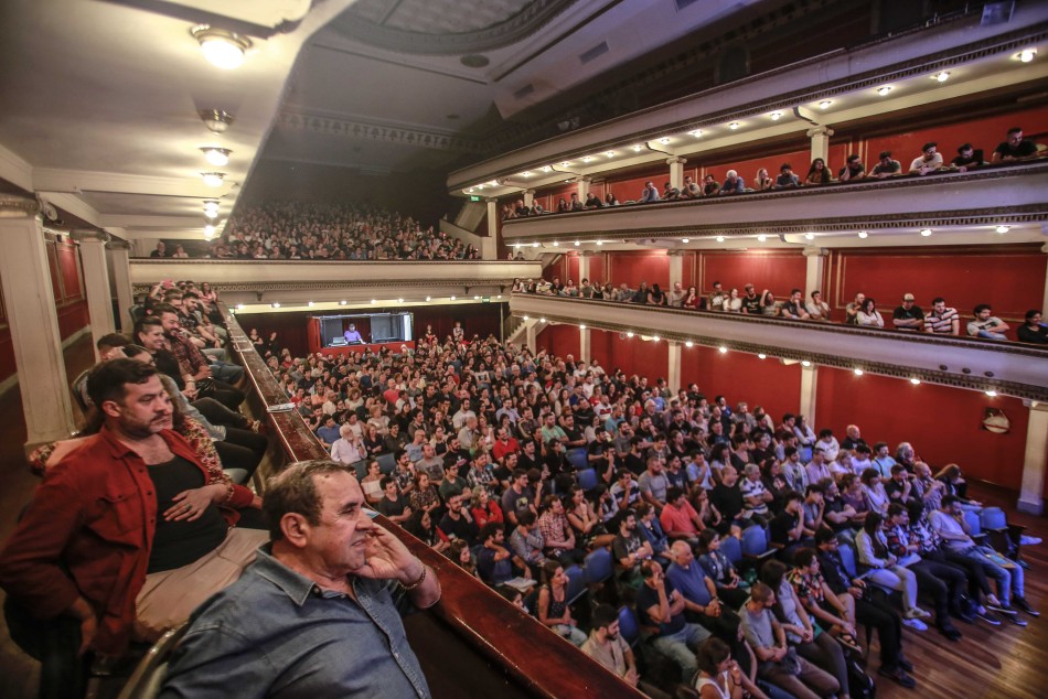 175047 | Se viene un Verano Fresquito en La Comedia -