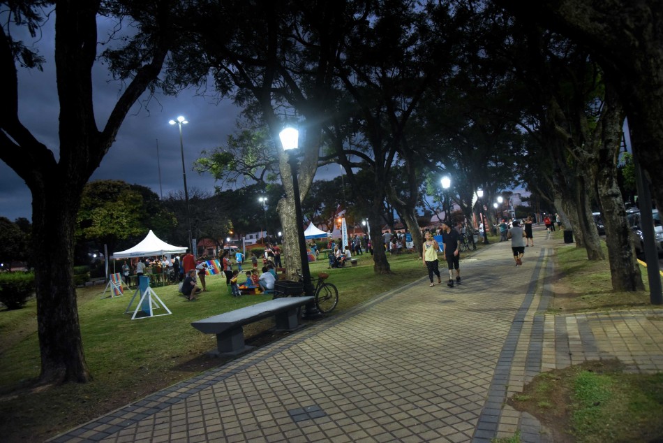 177818 | Luces Led Plaza Las Heras  - Subsecretaría de Comunicación Social (Marcelo Beltrame)