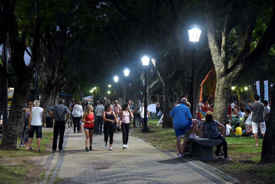 177815 | Luces Led Plaza Las Heras  - Subsecretaría de Comunicación Social (Marcelo Beltrame)
