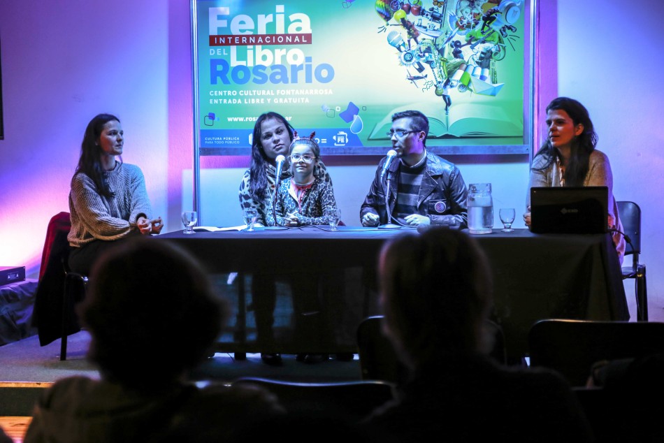 206881 | Fotos Feria del Libro en CC Roberto Fontanarrosa día 2 - Sec. de Cultura y Educación (Guillermo Turin Bootello)