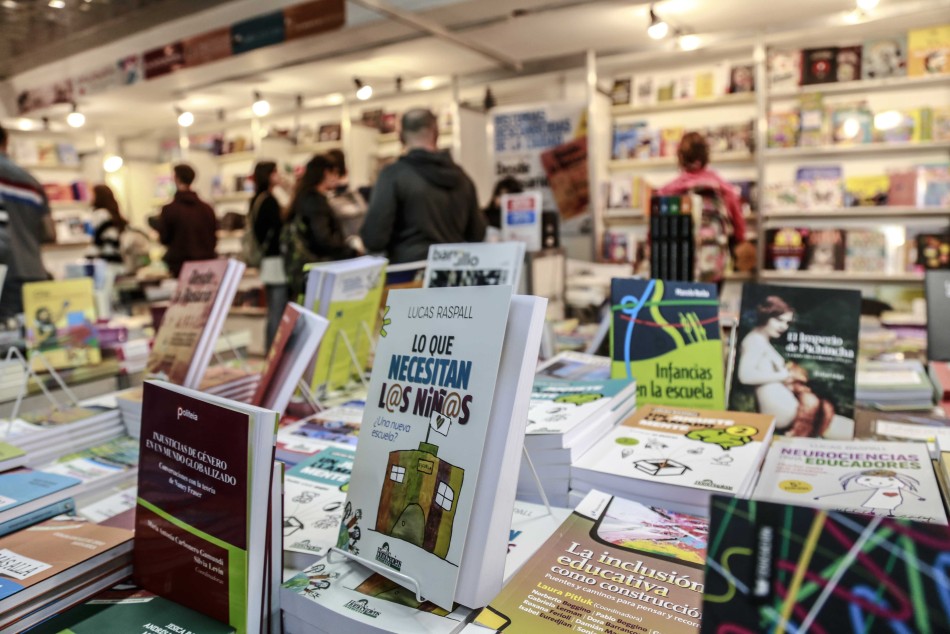 206883 | Fotos Feria del Libro en CC Roberto Fontanarrosa día 2 - Sec. de Cultura y Educación (Guillermo Turin Bootello)