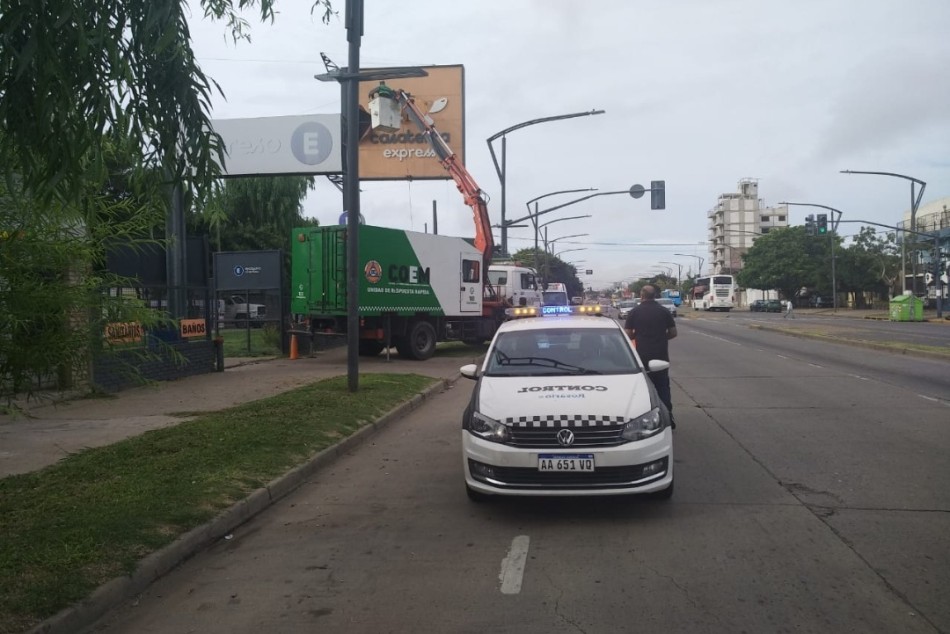 221515 | Extracción de elementos publicitarios - Secretaría de Control y Convivencia