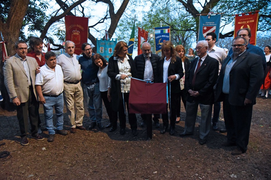 230737 | Placa Homenaje 35 Años Colectividades  - Subsecretaría de Comunicación Social (Marcelo Beltrame)