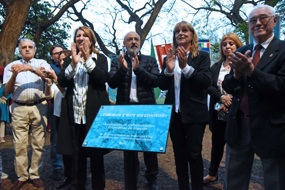 230739 | Placa Homenaje 35 Años Colectividades  - Subsecretaría de Comunicación Social (Marcelo Beltrame)