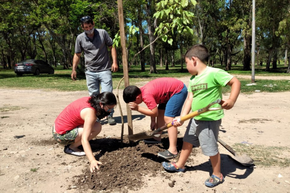 288399 | Plantación de árboles en el Parque Regional Sur - Comunicación Distrito Sur - Sergio Flores