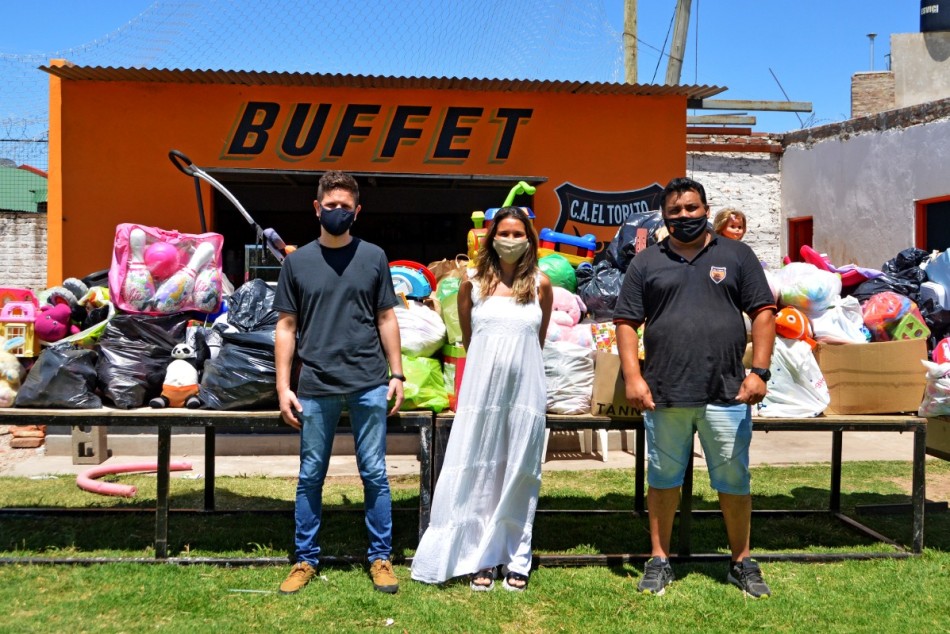 291774 | Clubes solidarios: instituciones rosarinas se unieron en una exitosa colecta navideña - Crédito: Mariela Aronna - Secretaría de Deporte y Turismo