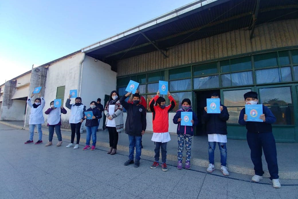 313080 | Entrega de libros de Belgrano a La Escuela Río Paraná - Museo de la Ciudad