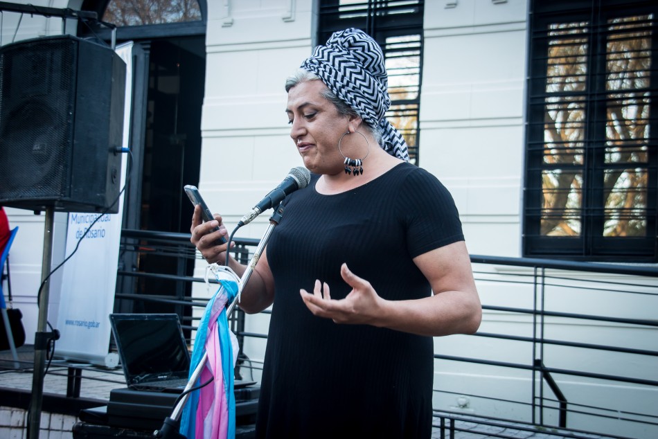 325009 | Morena García abrió el encuentro con tres poemas de su autoría - Paula Sarkissian