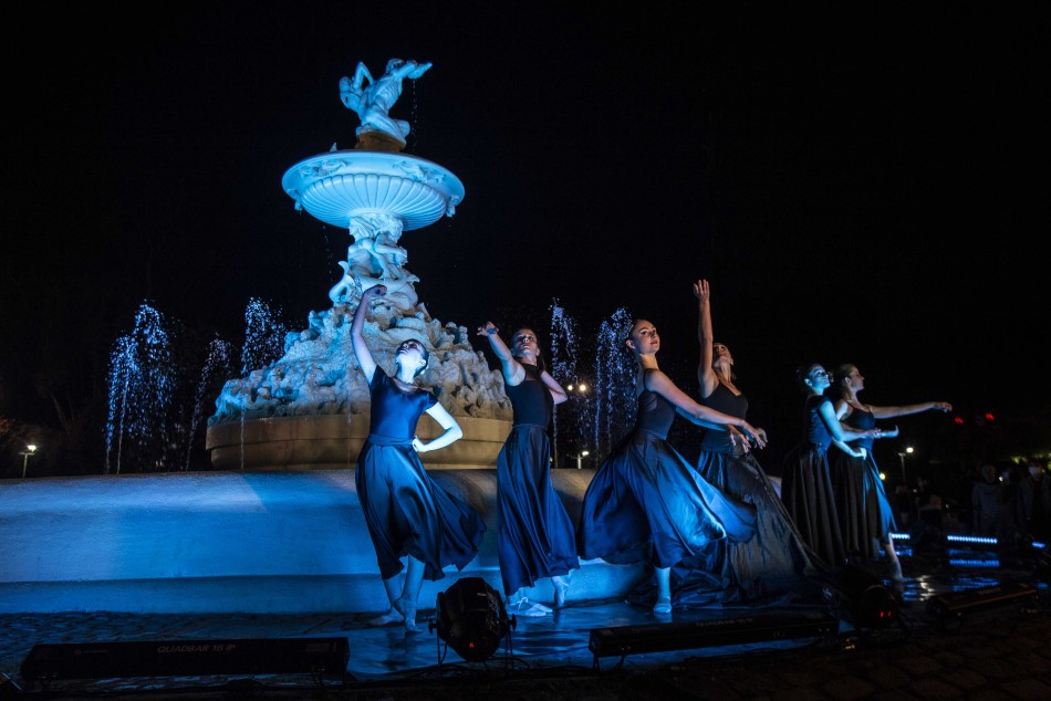 328804 | Fotos Música clásica en la fuente de las Utopías - Sec. de Cultura y Educación (Guillermo Turin Bootello)