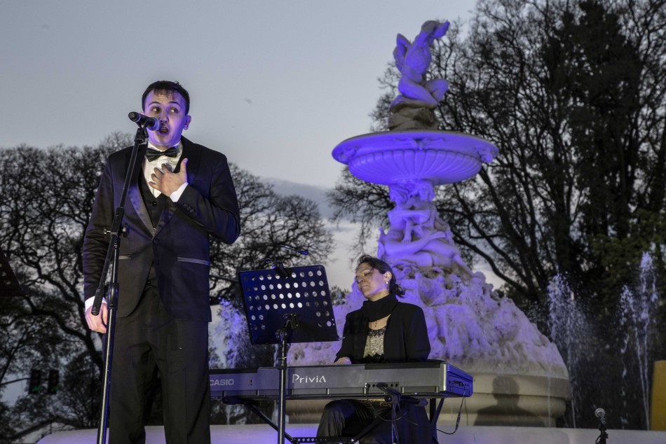 328813 | Fotos Música clásica en la fuente de las Utopías - Sec. de Cultura y Educación (Guillermo Turin Bootello)