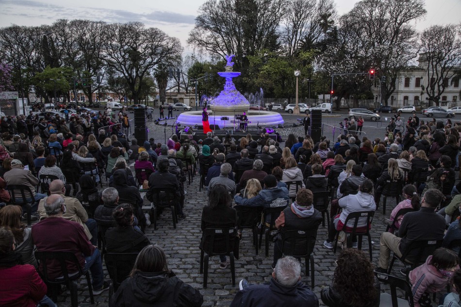 328814 | Fotos Música clásica en la fuente de las Utopías - Sec. de Cultura y Educación (Guillermo Turin Bootello)