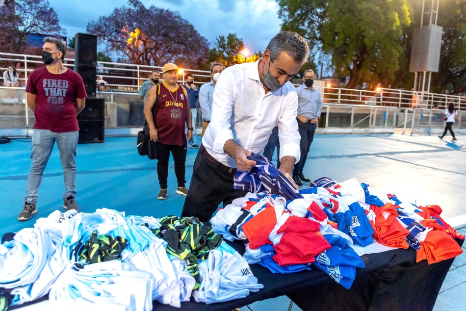 335192 | Entrega Camisetas Futbol Infantil  - Subsecretaría de Comunicación Social (Marcelo Beltrame)