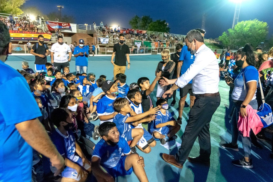 335203 | Entrega Camisetas Futbol Infantil  - Subsecretaría de Comunicación Social (Marcelo Beltrame)