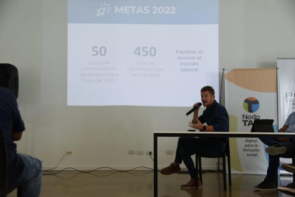 341213 | Presentación del programa Comunidades digitales - Paula Palazzesi
