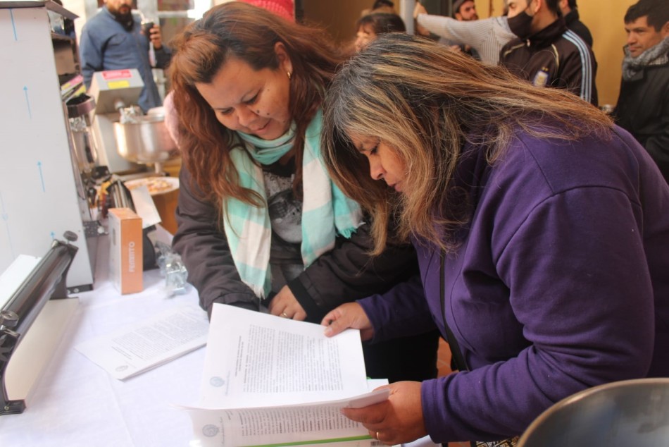 363410 | El municipio entregó maquinaria para elaborar panificados y trabajos de herrería - Municipalidad de Rosario