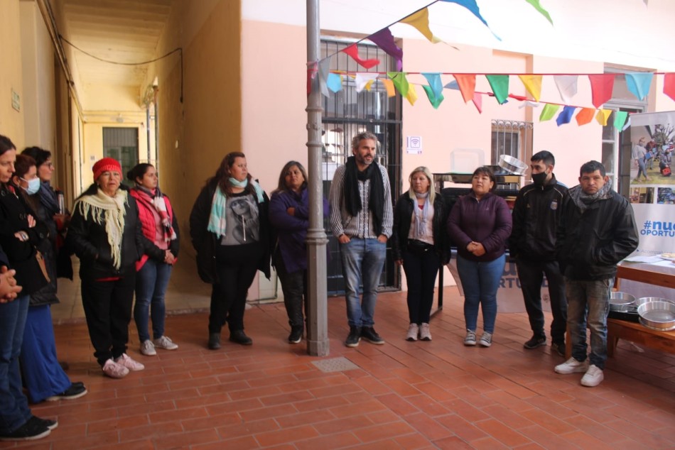 363409 | El municipio entregó maquinaria para elaborar panificados y trabajos de herrería - Municipalidad de Rosario