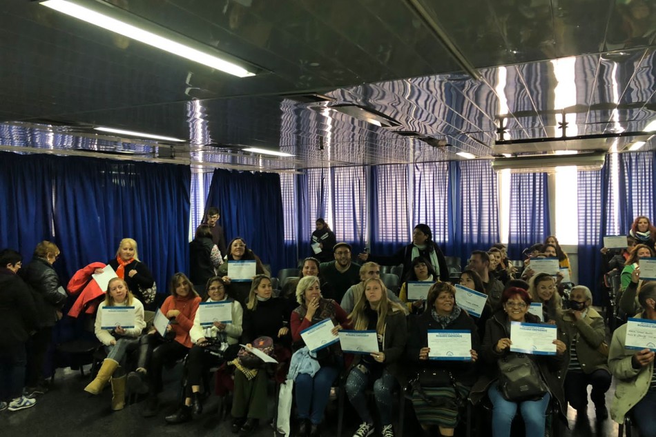 366880 | Rosario Emprende: más de 300 emprendedoras y emprendedores recibieron su certificado de capacitaciï - SecretarÃa de Desarrollo Humano y Hábitat