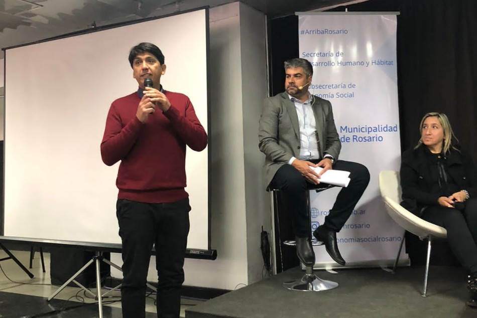 366881 | Rosario Emprende: más de 300 emprendedoras y emprendedores recibieron su certificado de capacitaciï - SecretarÃa de Desarrollo Humano y Hábitat