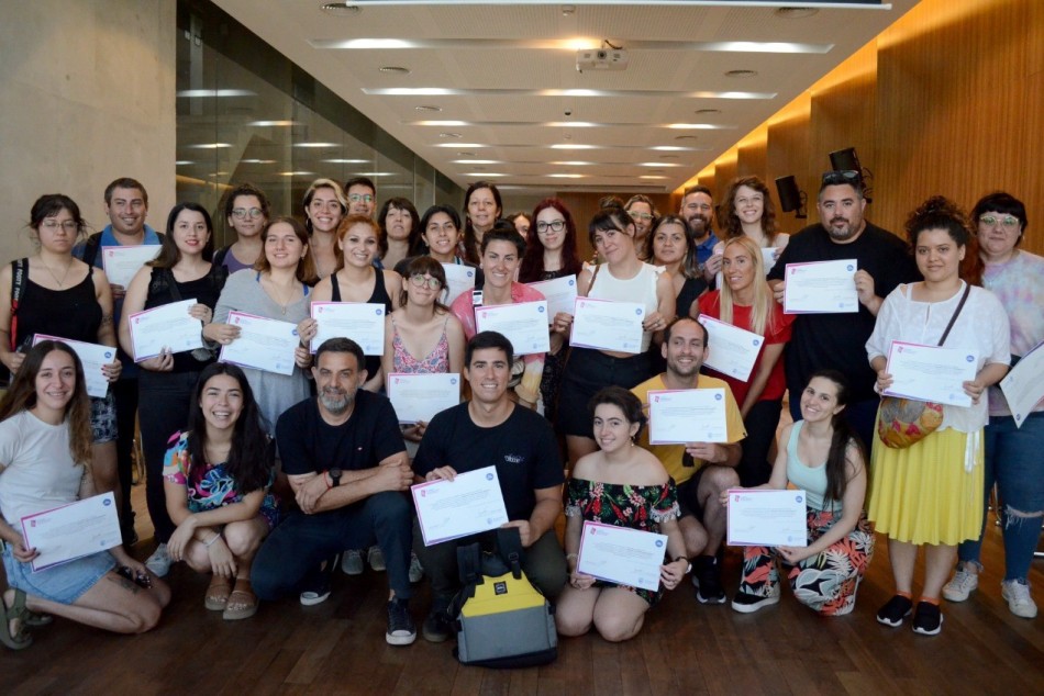 396013 | Entrega de diplomas 5° edición de «Impulsarte: Mi primer emprendimiento» - Direccción de Juventudes