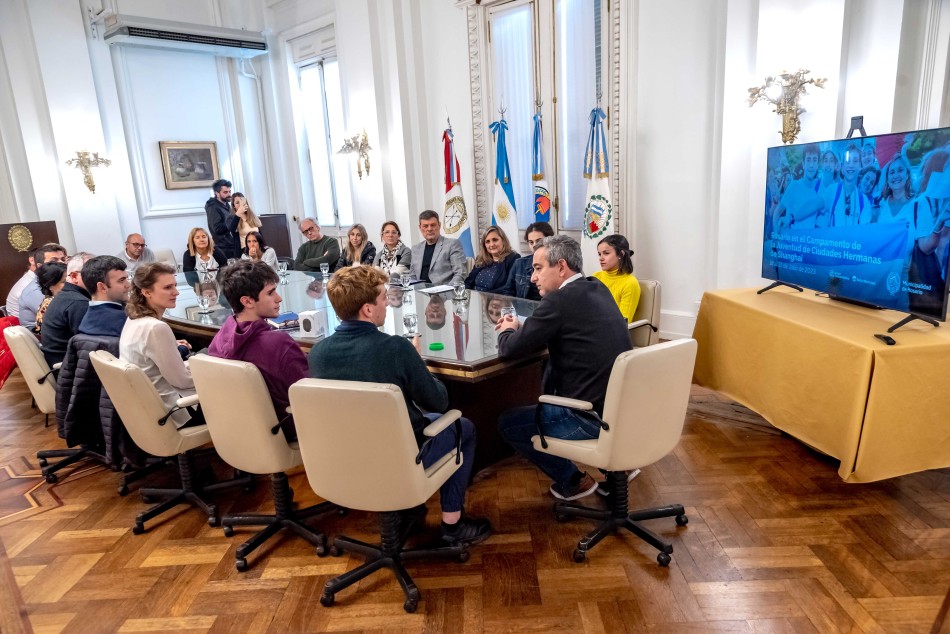 437486 | Reunión con jóvenes estudiantes que viajaron a Shangai - Subsecretaría de Comunicación Social (Marcelo Beltrame)
