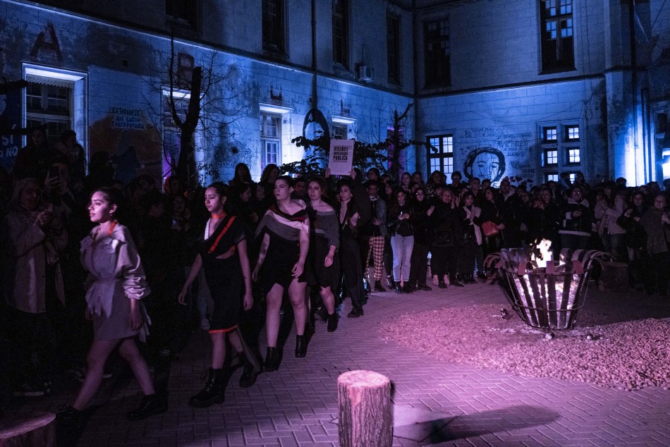 444243 | Quincena del Arte Apertura - Patio Facultad de Humanidades y Artes - Silvina La Calamita (archivo)