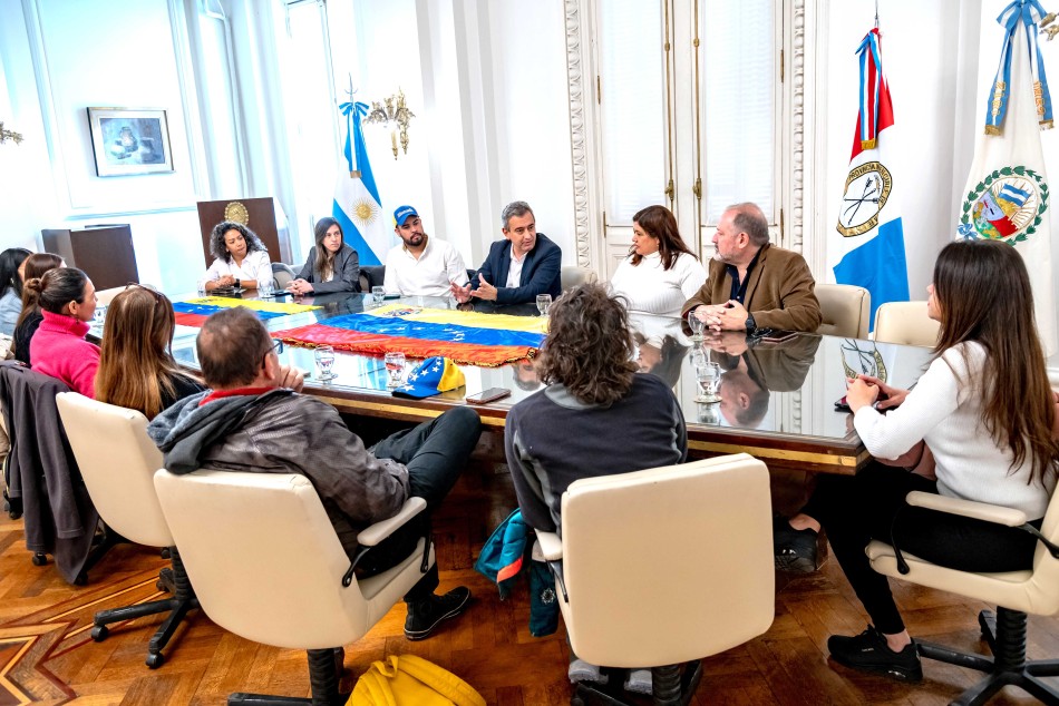 509167 | Reunión con residentes venezolanos - Subsecretaría de Comunicación Social (Marcelo Beltrame)